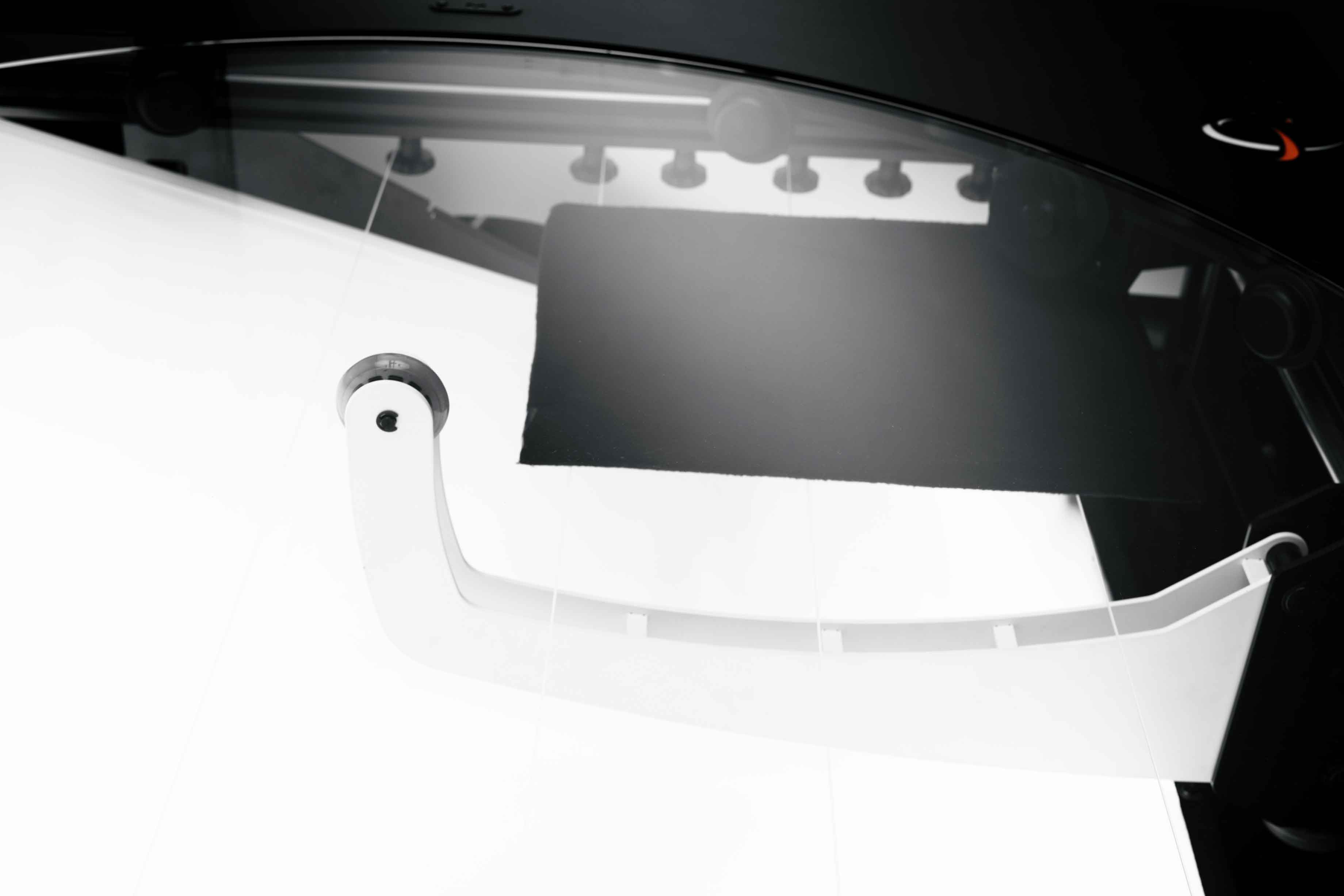Centreless Table