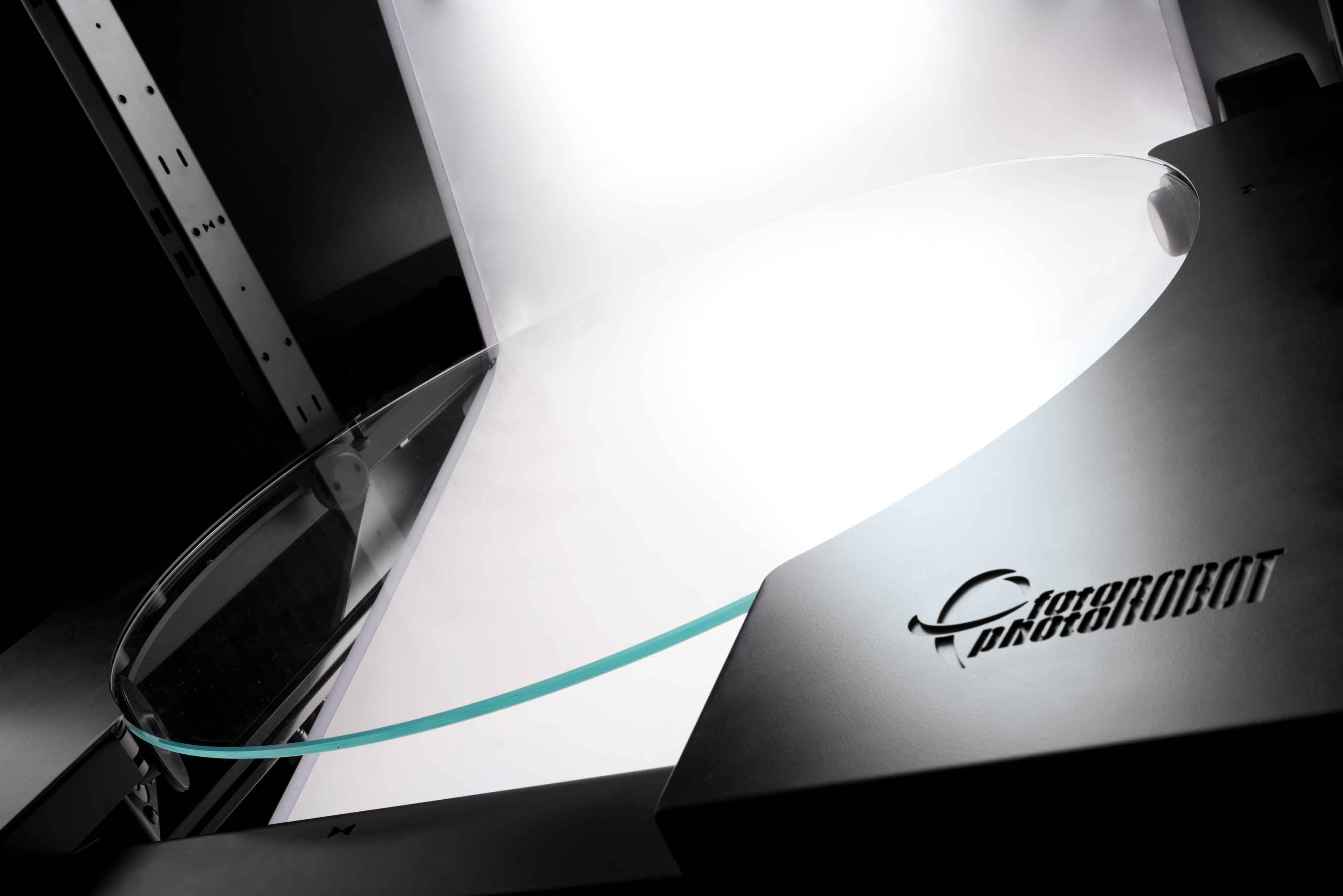 Centreless Table